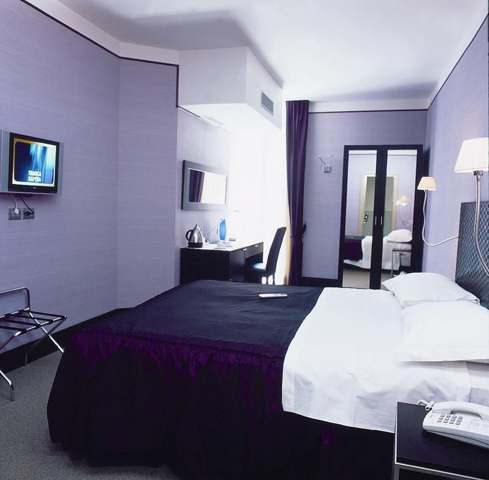 Mh Design Hotel Неаполь Экстерьер фото