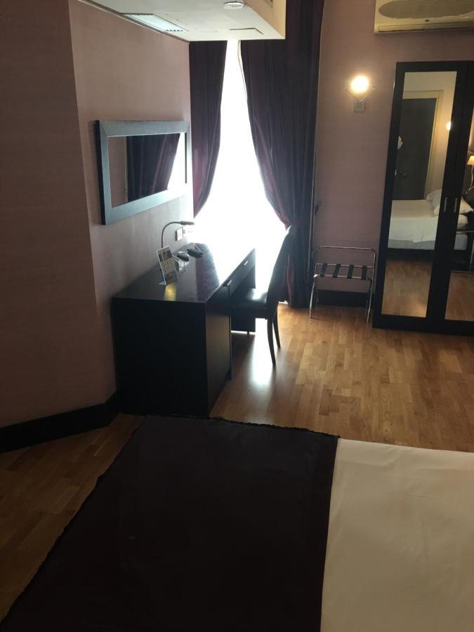 Mh Design Hotel Неаполь Экстерьер фото