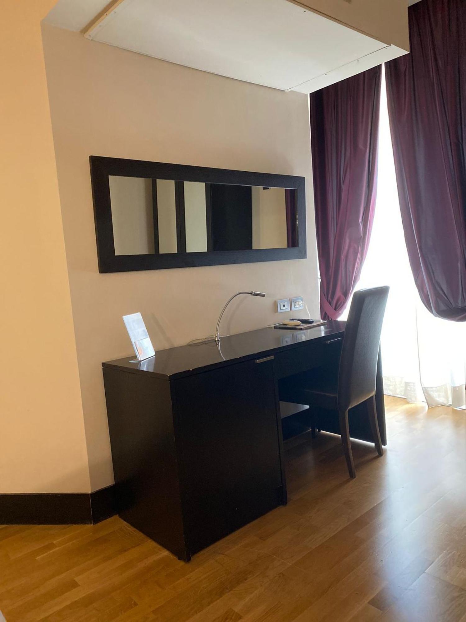 Mh Design Hotel Неаполь Экстерьер фото