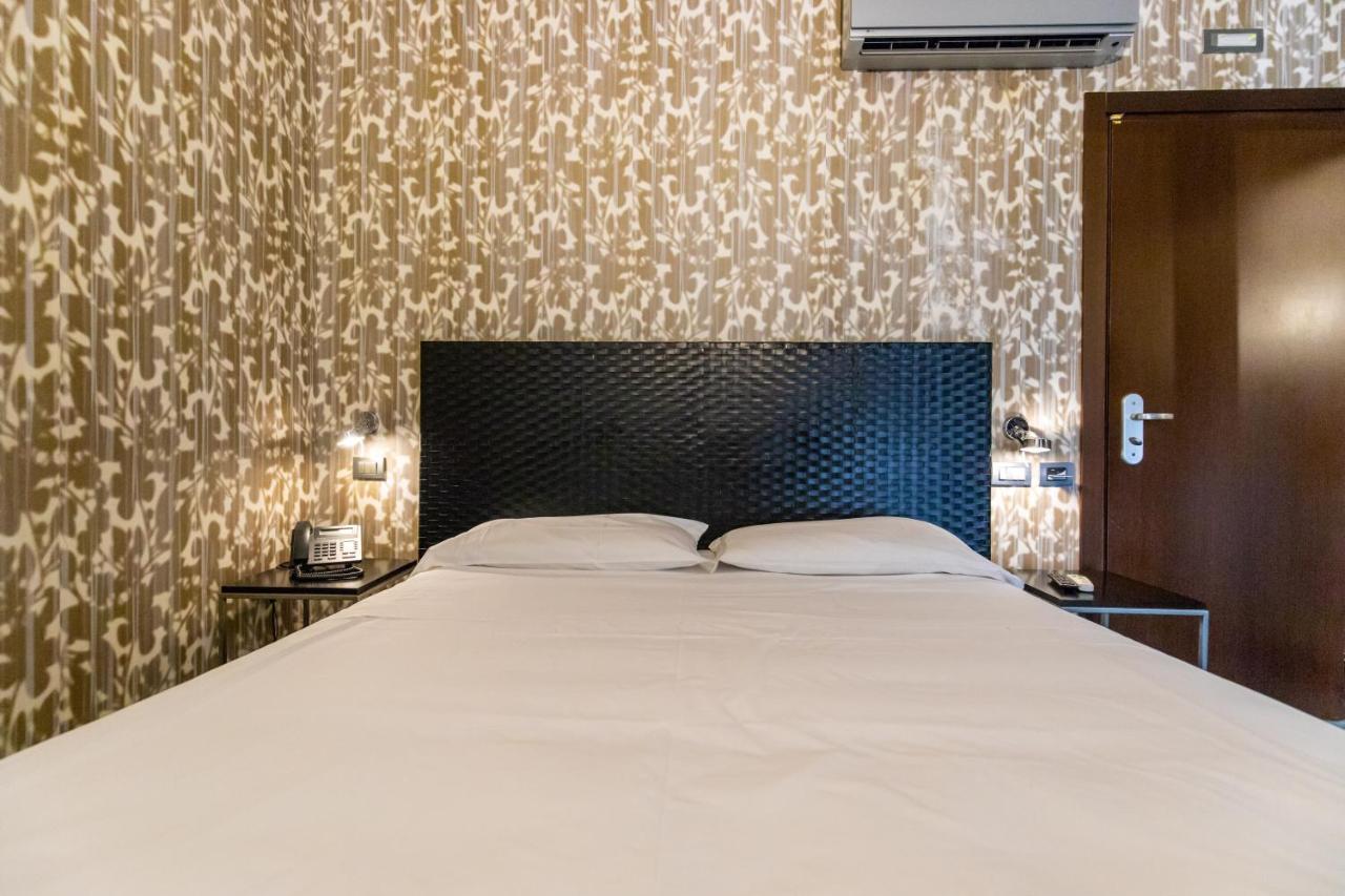 Mh Design Hotel Неаполь Экстерьер фото